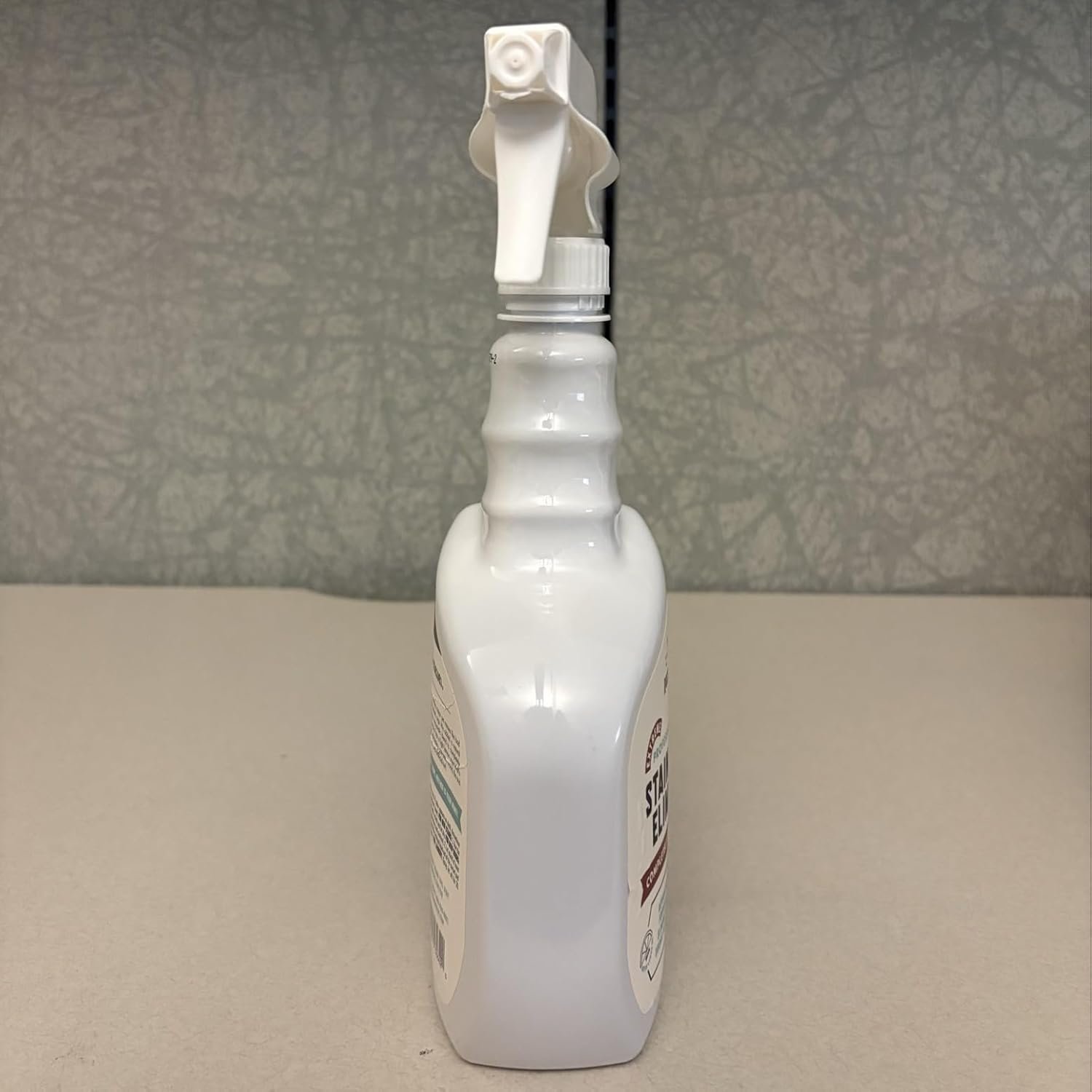 Rocco & Roxie Extreme Stain & Odor Eliminator for Strong Odor, Pet Urine Enzyme Cleaner Destroyer, Stain Remover, Dog Poop and Cat Pee, Enzymatic Carpet Cleaner Spray for Home, Puppy Potty Training - Image 2